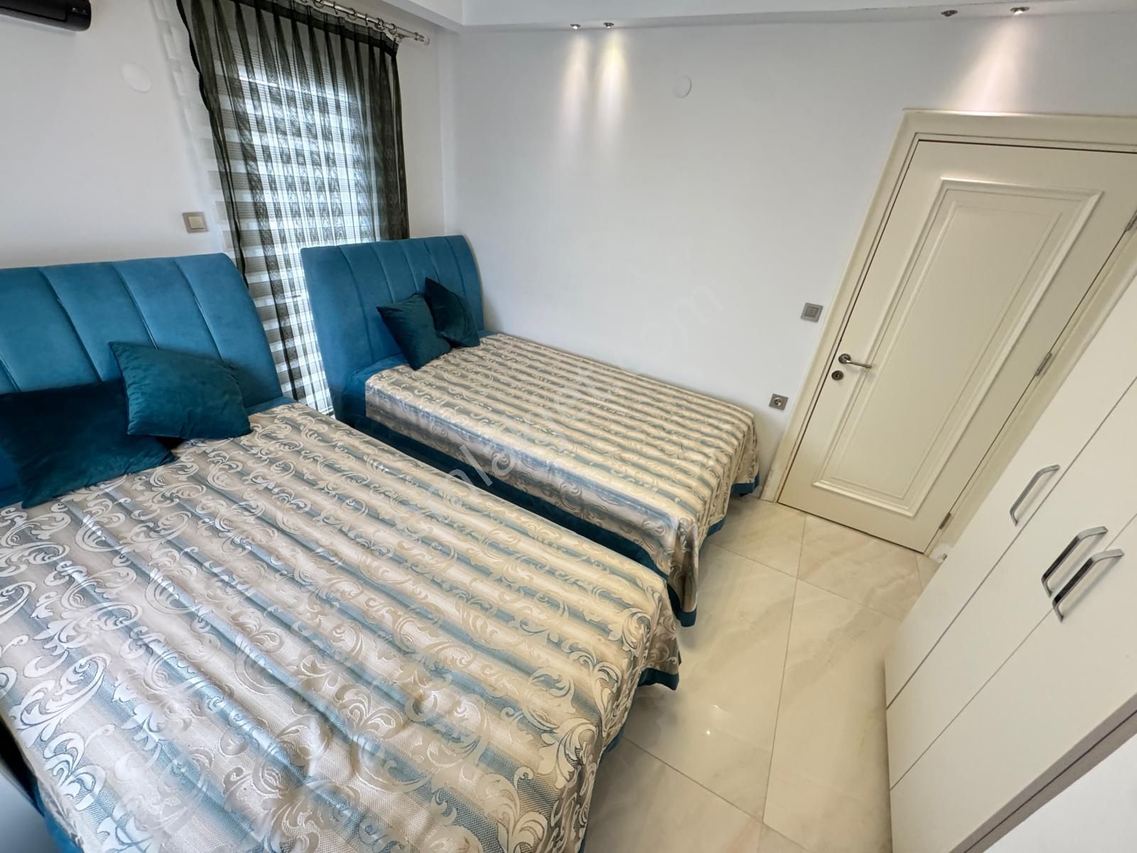 Kuşadası'nda Müstakil Deniz Manzaralı Havuzlu Sitede Ful Eşyalı Satılık Villa - Görsel 28