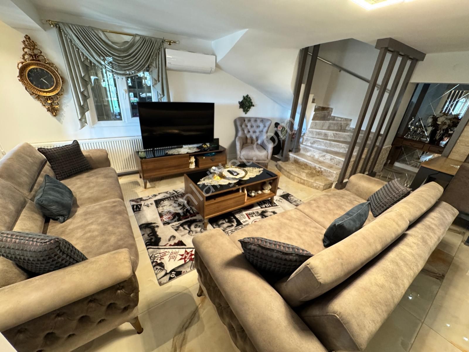 Kuşadası'nda Müstakil Deniz Manzaralı Havuzlu Sitede Ful Eşyalı Satılık Villa - Görsel 11