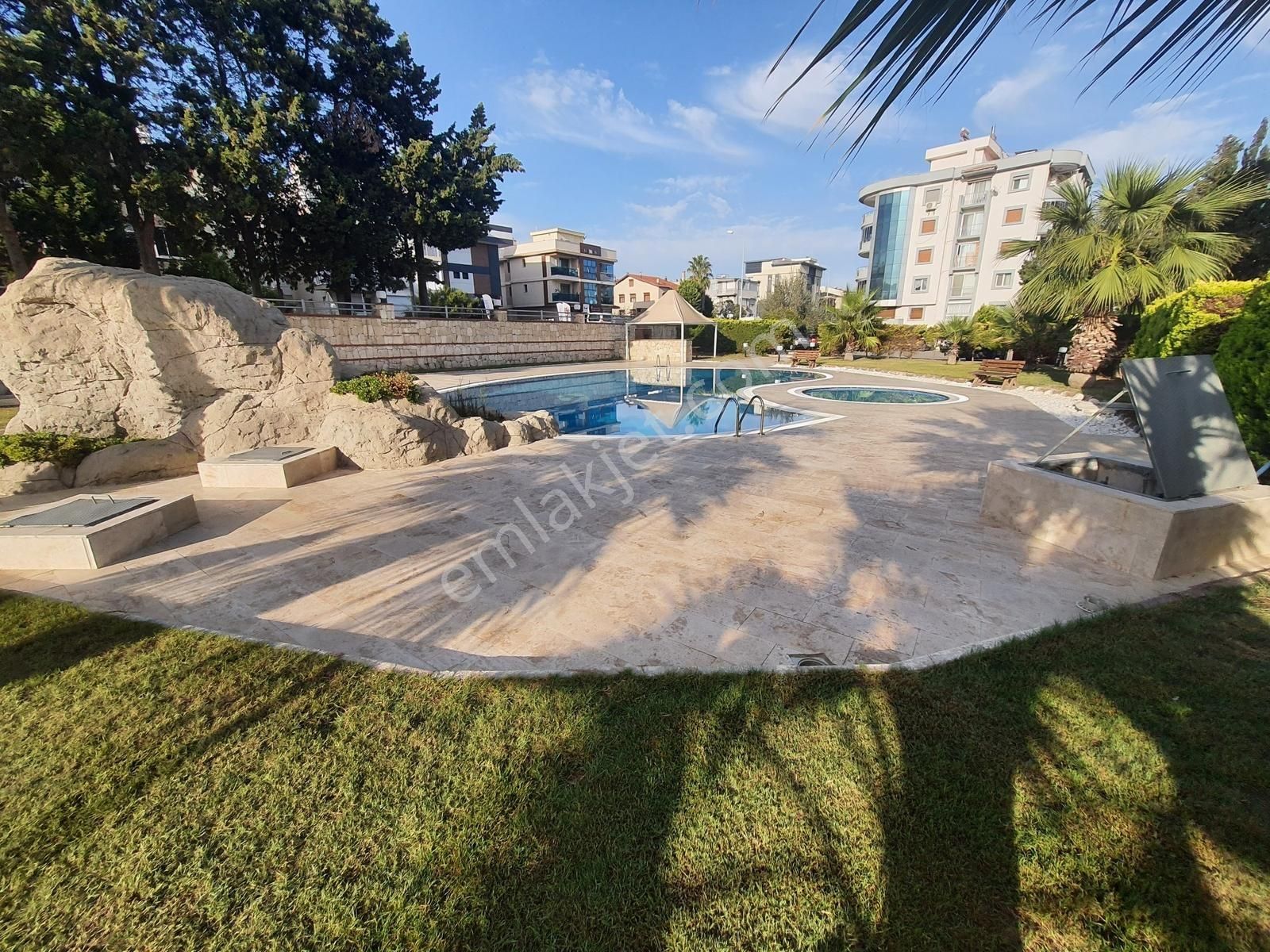 Güzelbahçe De Deniz Ve Havuz Manzaralı Geniş Satılık Daire - Görsel 14