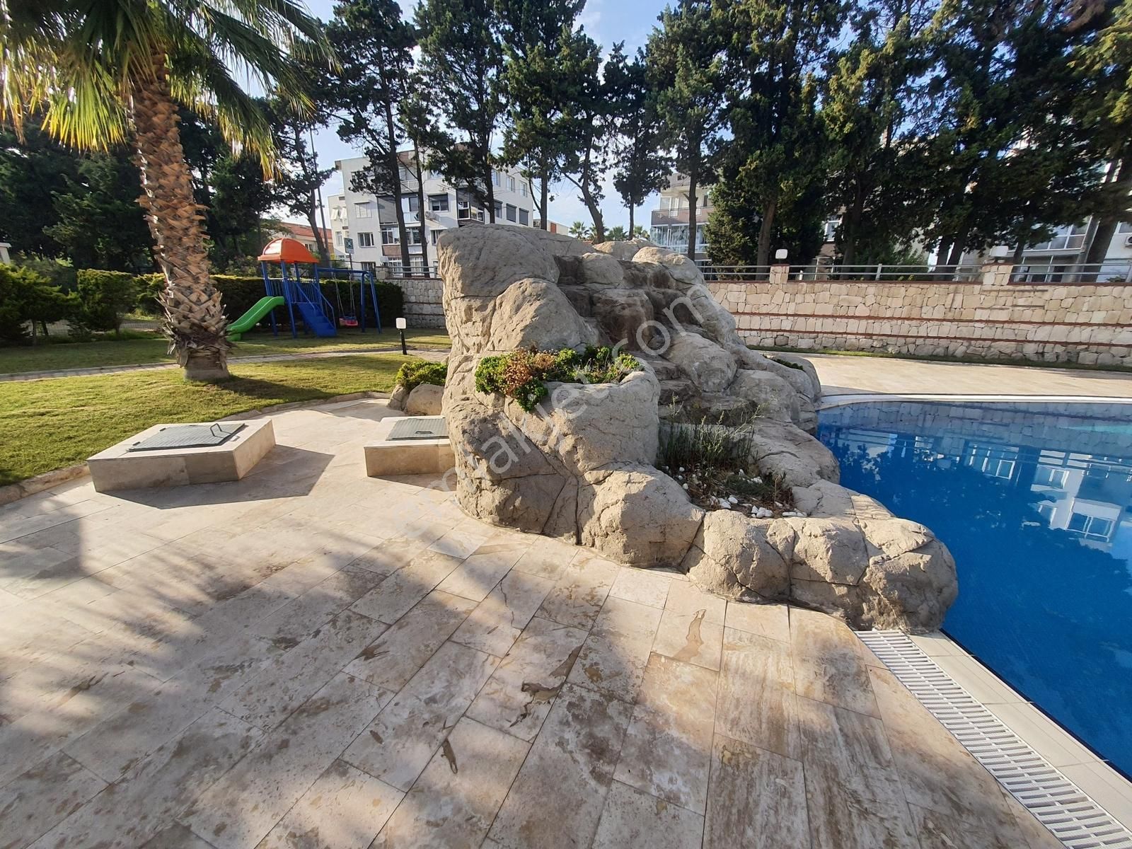 Güzelbahçe De Deniz Ve Havuz Manzaralı Geniş Satılık Daire - Görsel 17