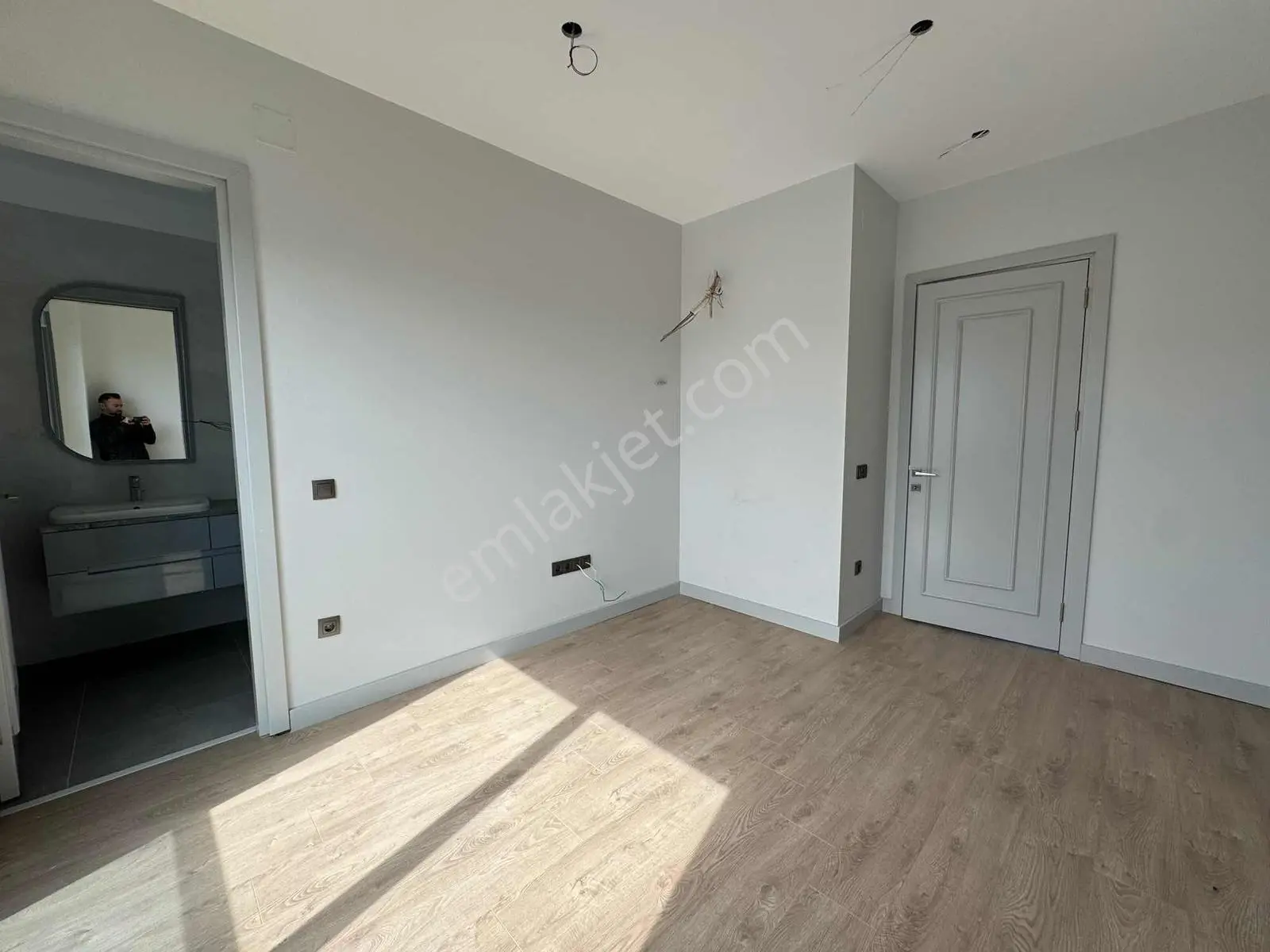 Karahanda Oturuma Hazır 5+1/site İçi/5 Banyolu Havuzlu Lüx Villa - Görsel 2