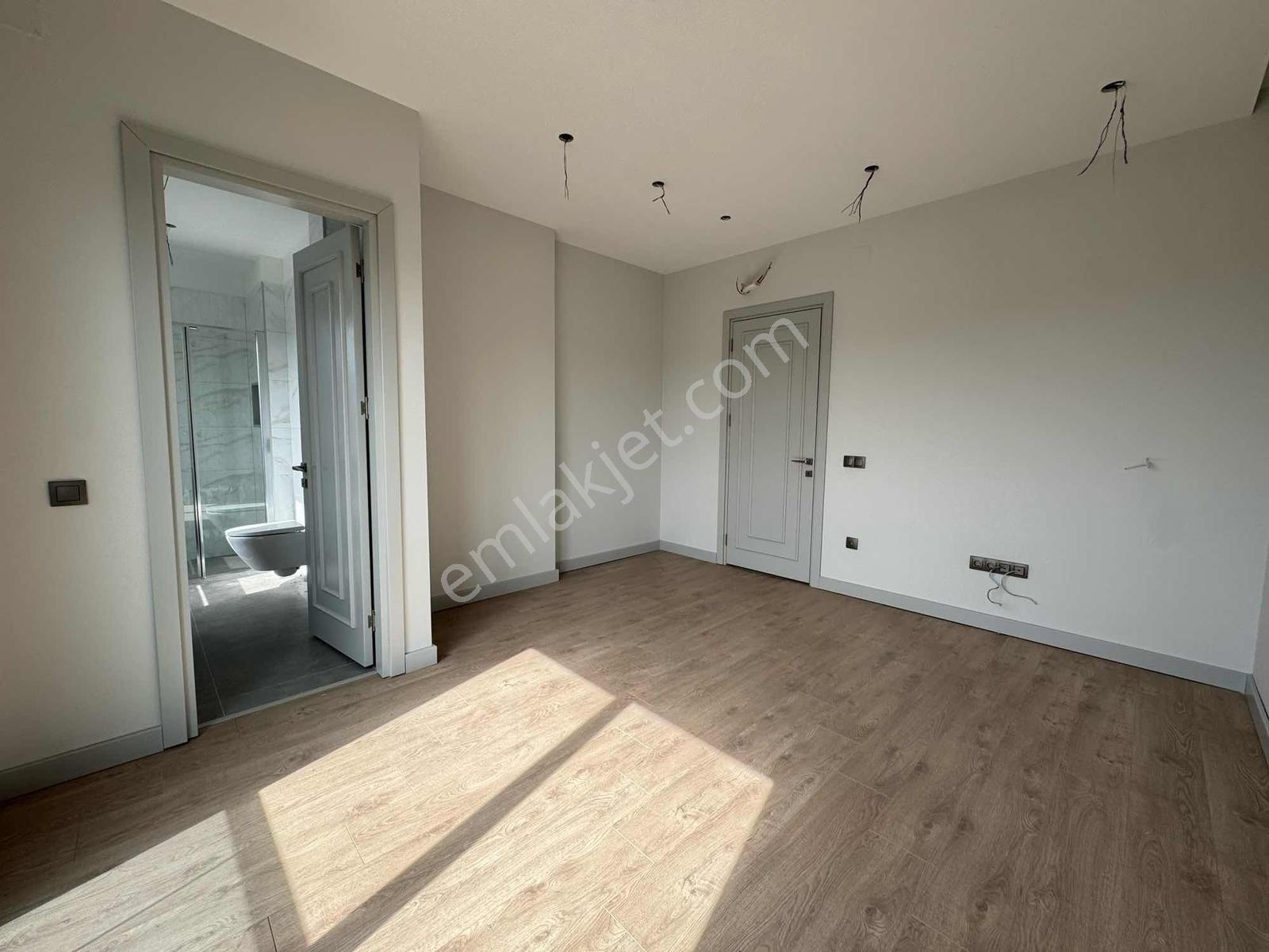Karahanda Oturuma Hazır 5+1/site İçi/5 Banyolu Havuzlu Lüx Villa - Görsel 33
