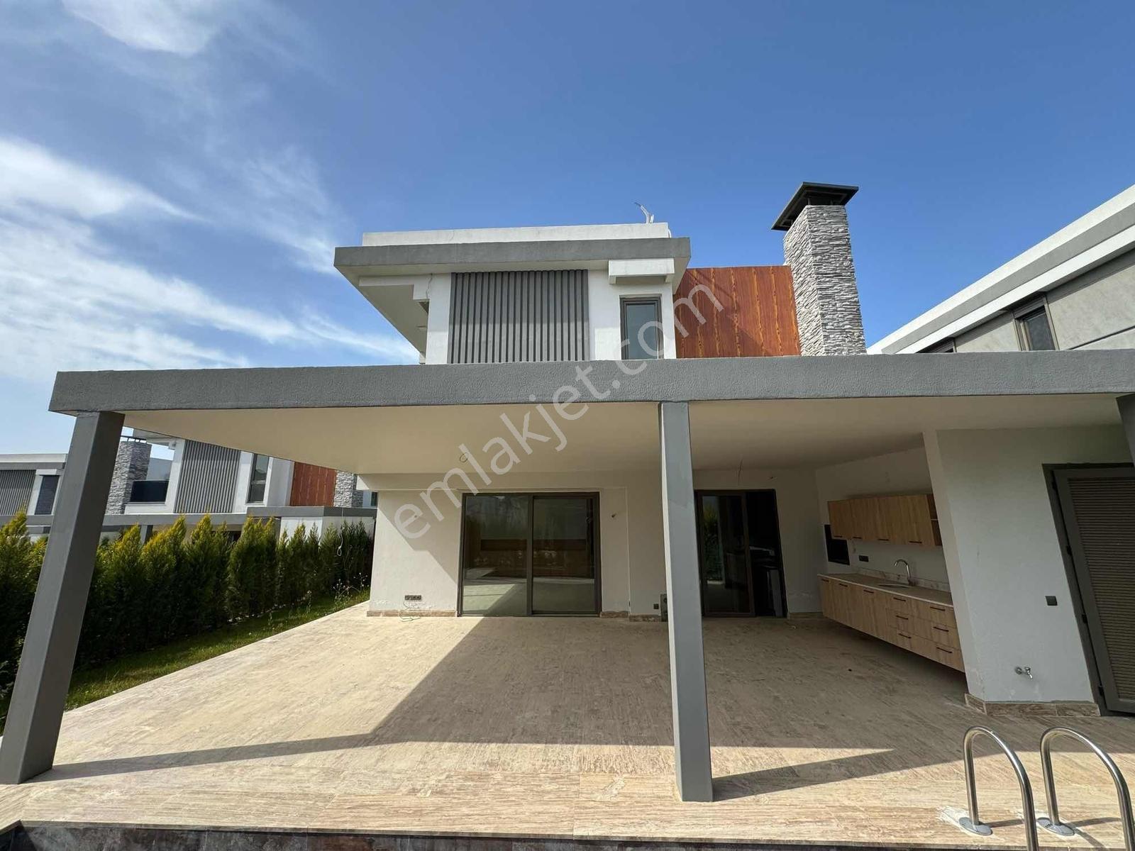 Karahanda Oturuma Hazır 5+1/site İçi/5 Banyolu Havuzlu Lüx Villa - Görsel 31