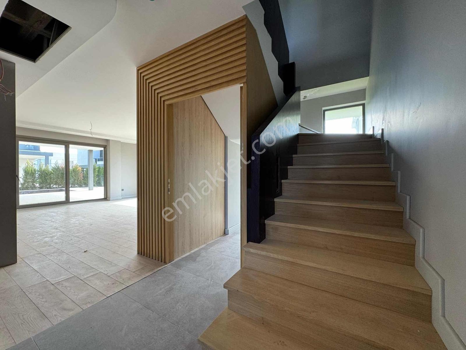 Karahanda Oturuma Hazır 5+1/site İçi/5 Banyolu Havuzlu Lüx Villa - Görsel 29