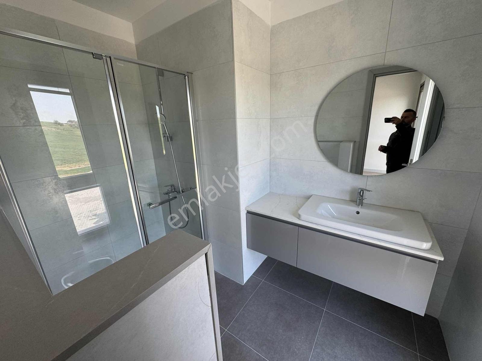 Karahanda Oturuma Hazır 5+1/site İçi/5 Banyolu Havuzlu Lüx Villa - Görsel 19