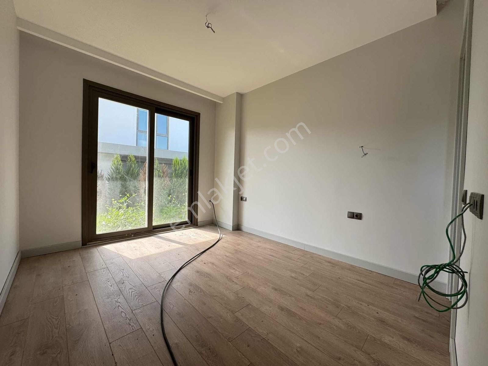 Karahanda Oturuma Hazır 5+1/site İçi/5 Banyolu Havuzlu Lüx Villa - Görsel 20