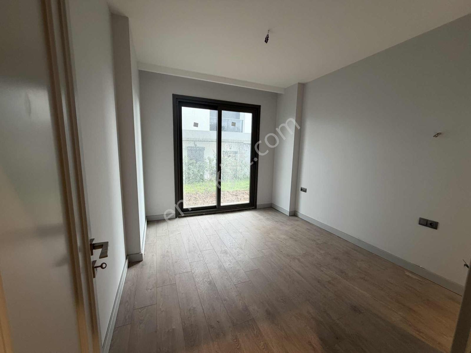 Karahanda Oturuma Hazır 5+1/site İçi/5 Banyolu Havuzlu Lüx Villa - Görsel 15
