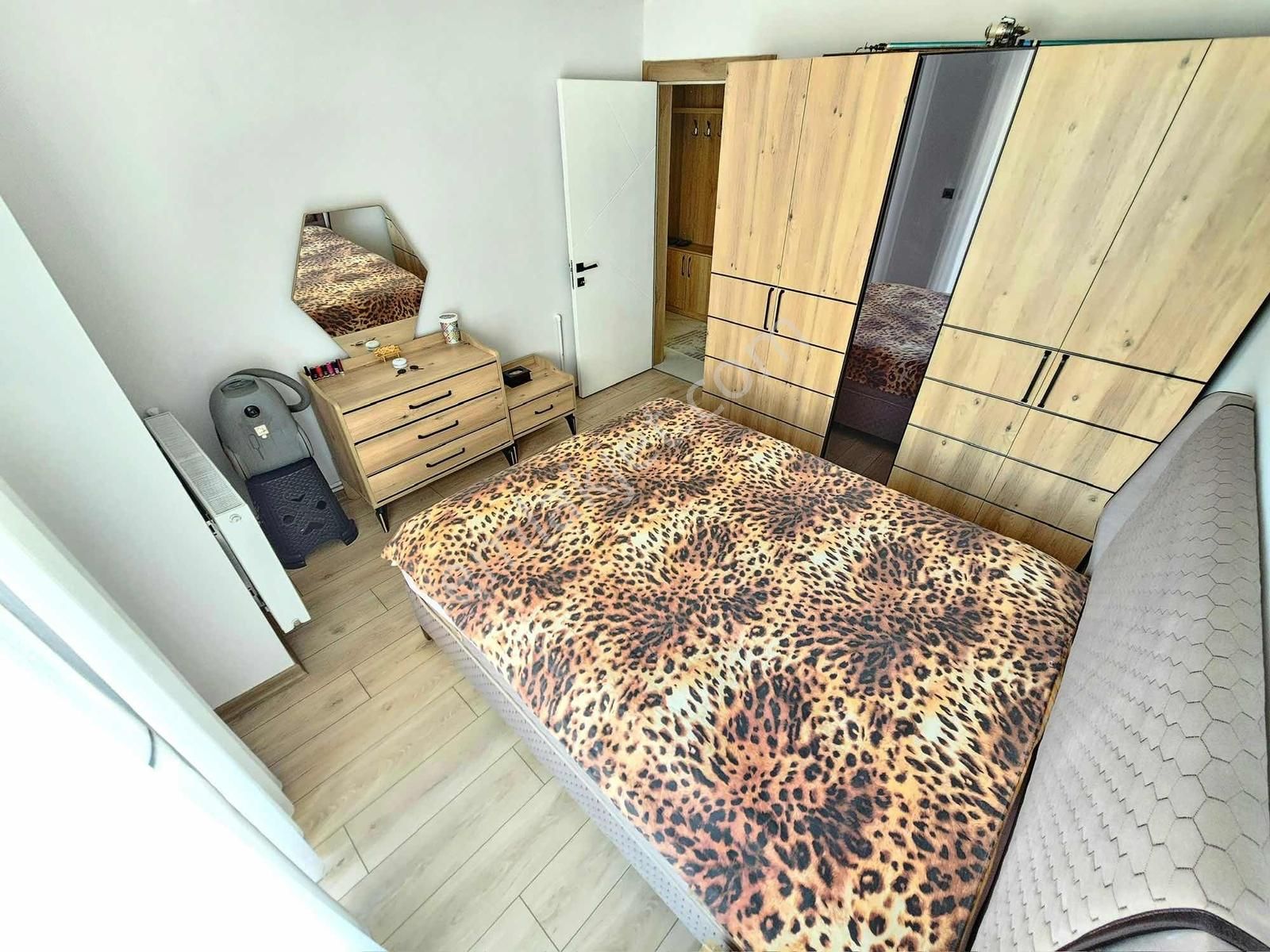 Gürsoy'dan Altınkumda Doğalgazlı Ön Cephe Full Eşyalı 1+1 - Görsel 28