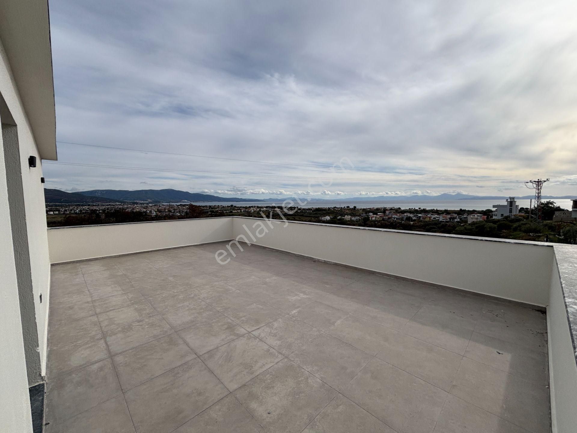 İzmir Seferihisar Doğanbey'de Kaliteli Lüks Deniz Manzaralı Satılık 4+1 Tripleks Villa - Görsel 35