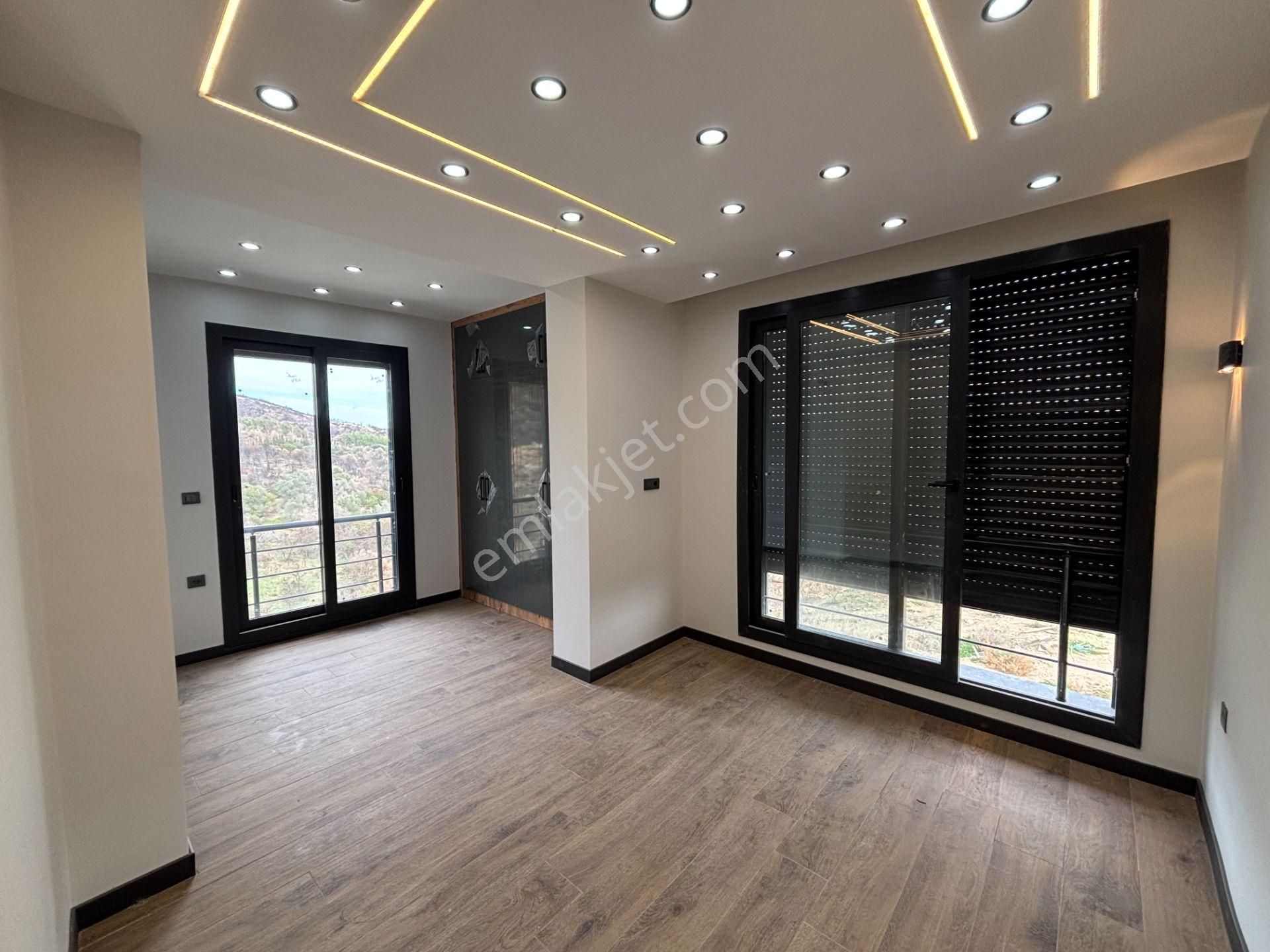 İzmir Seferihisar Doğanbey'de Kaliteli Lüks Deniz Manzaralı Satılık 4+1 Tripleks Villa - Görsel 31