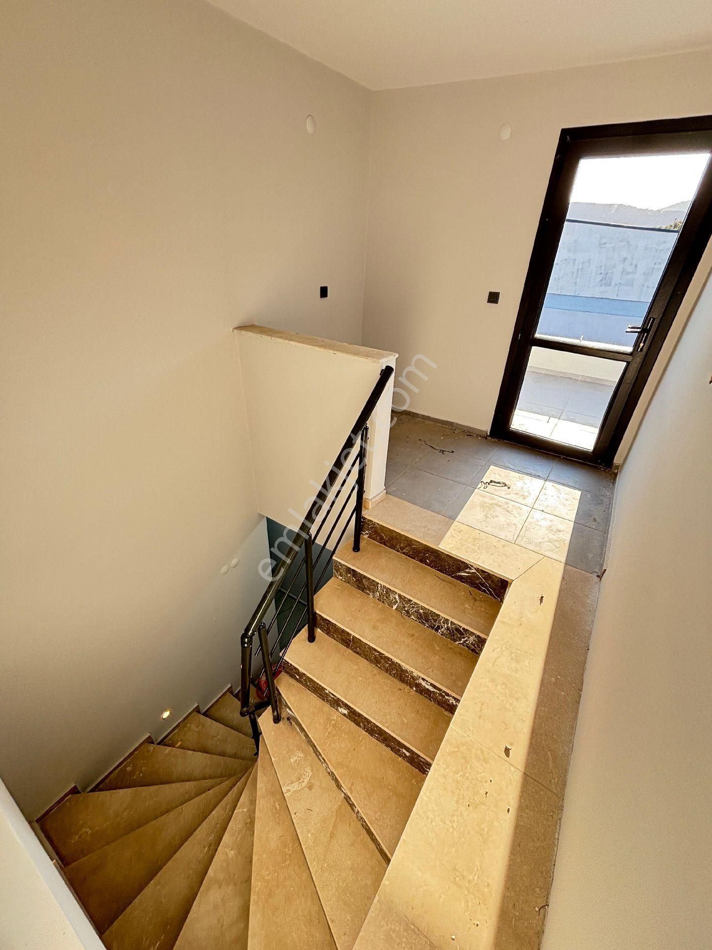 İzmir Seferihisar Doğanbey'de 200 M² Brüt Sıfır Bahçeli 3+1 Satılık Villa - Görsel 31