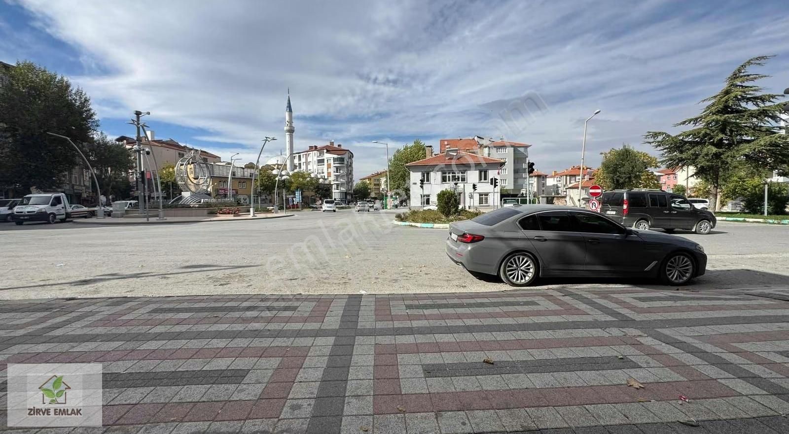 Zirve Emlak Satıyorr Komple Dükkan Ve Daire Cadde Üzeri Kaçmazz - Görsel 6