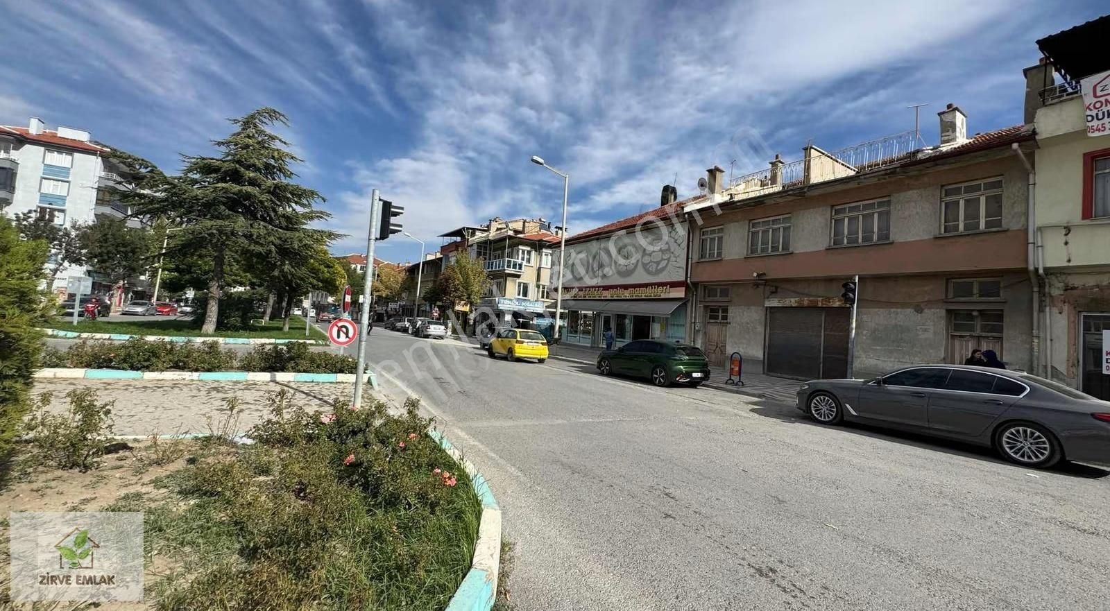 Zirve Emlak Satıyorr Komple Dükkan Ve Daire Cadde Üzeri Kaçmazz - Görsel 2