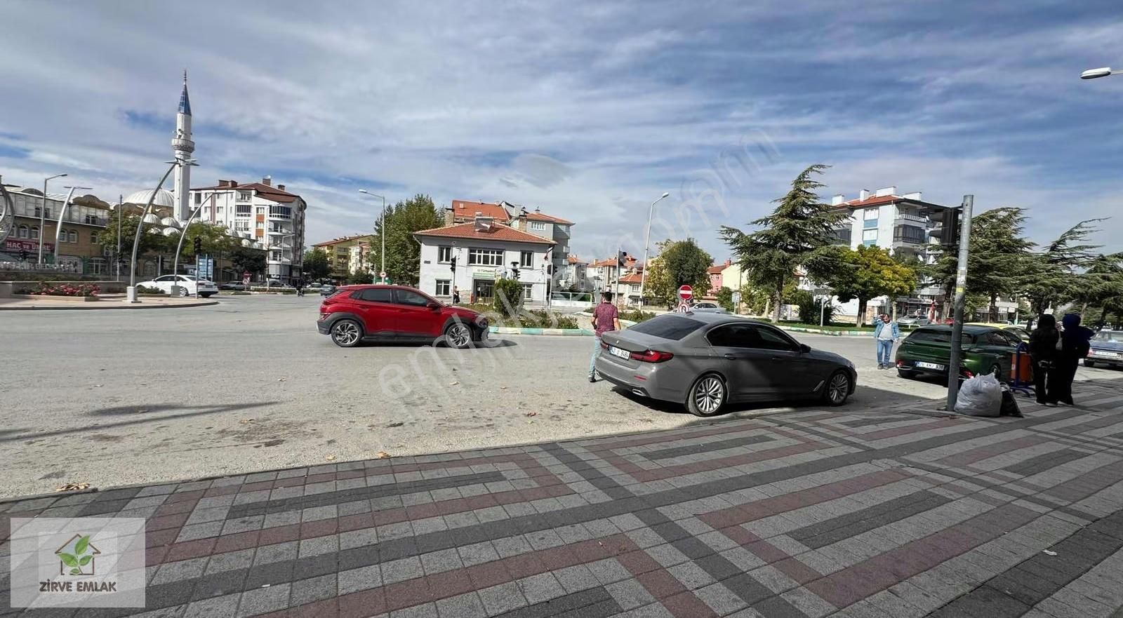 Zirve Emlak Satıyorr Komple Dükkan Ve Daire Cadde Üzeri Kaçmazz - Görsel 10