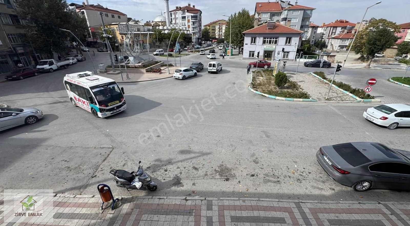 Zirve Emlak Satıyorr Komple Dükkan Ve Daire Cadde Üzeri Kaçmazz - Görsel 3