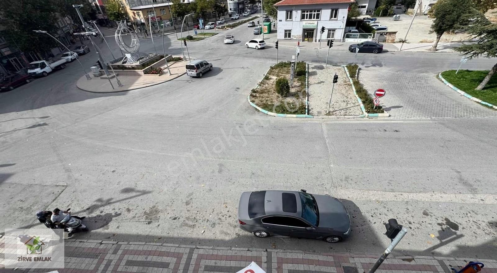 Zirve Emlak Satıyorr Komple Dükkan Ve Daire Cadde Üzeri Kaçmazz - Görsel 8