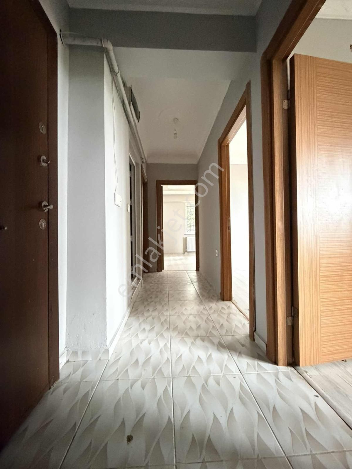Çorlu Hatipte 2+1 İskanlı Satılık Giriş Kat Daire // Revos // - Görsel 2