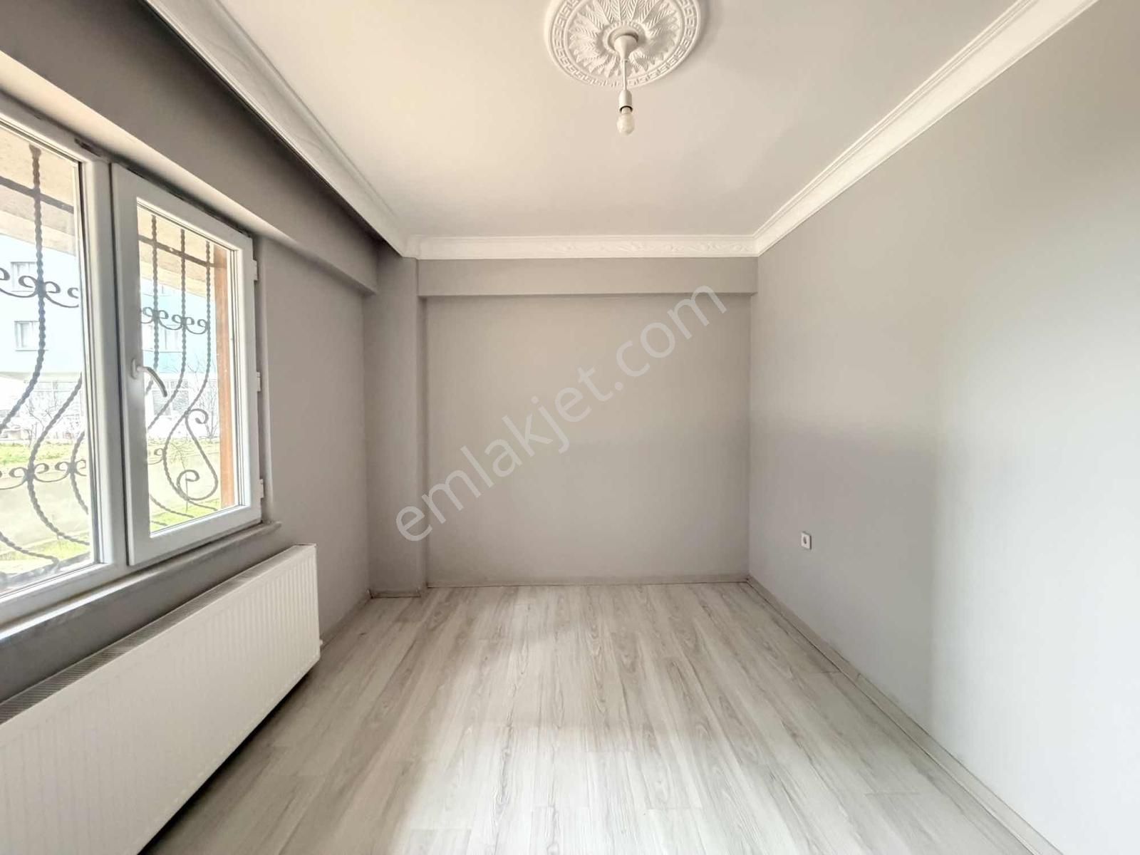 Çorlu Hatipte 2+1 İskanlı Satılık Giriş Kat Daire // Revos // - Görsel 9