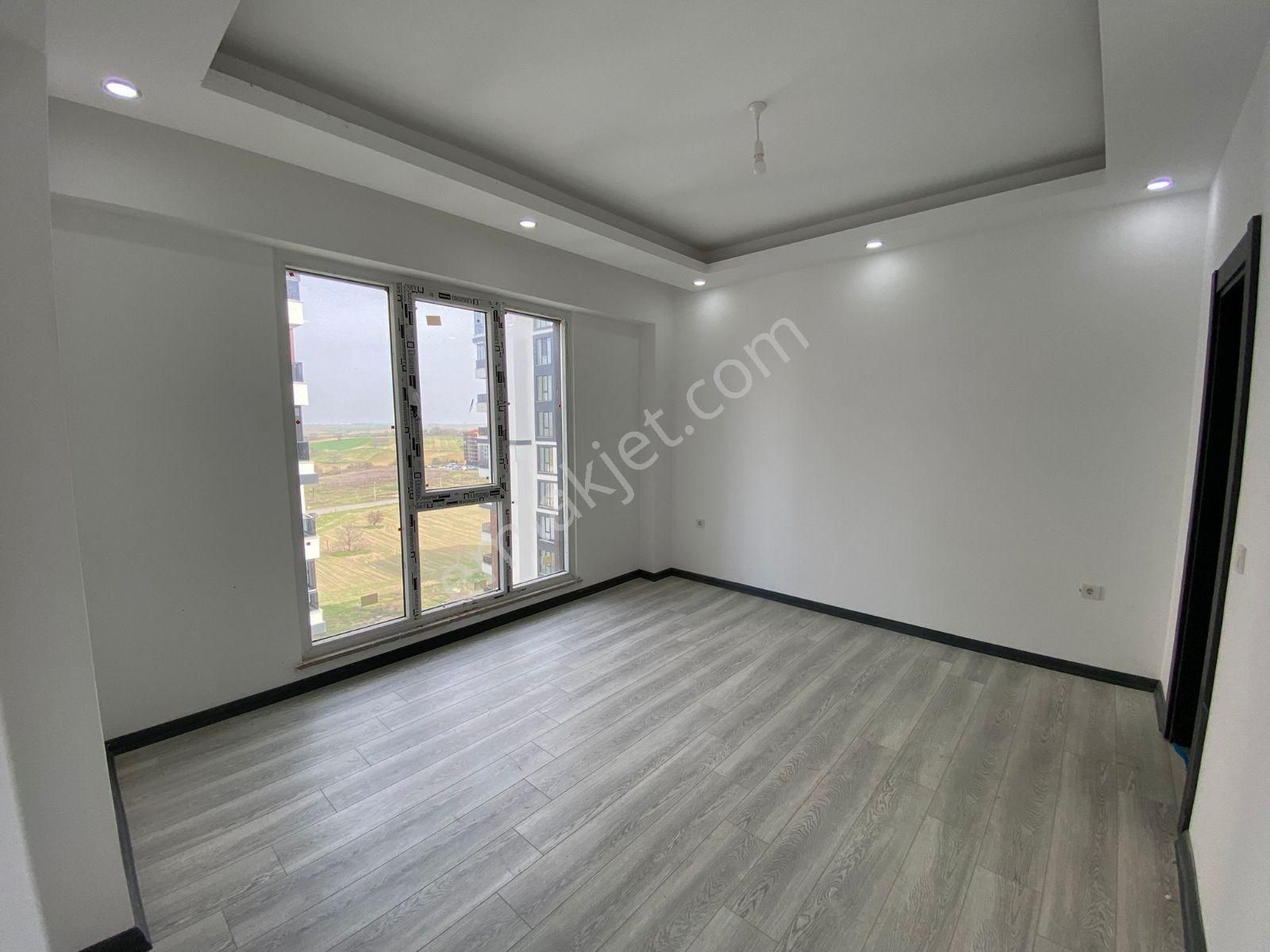 Çorllu Hürriyet Mahalesi İzsiz Towers 3+1 Satılık Daire - Görsel 6