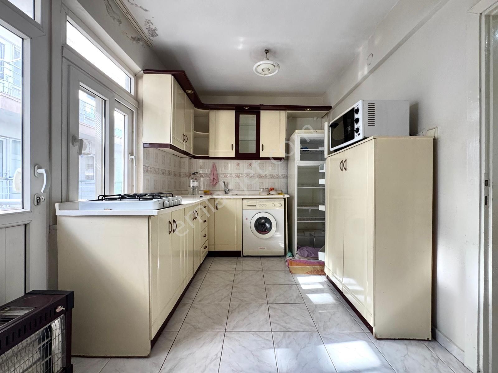 🏡 Referans'tan Akçay Merkez'de Deniz Manzalı Ayrı Mutfak 1+1 Daire - Görsel 2