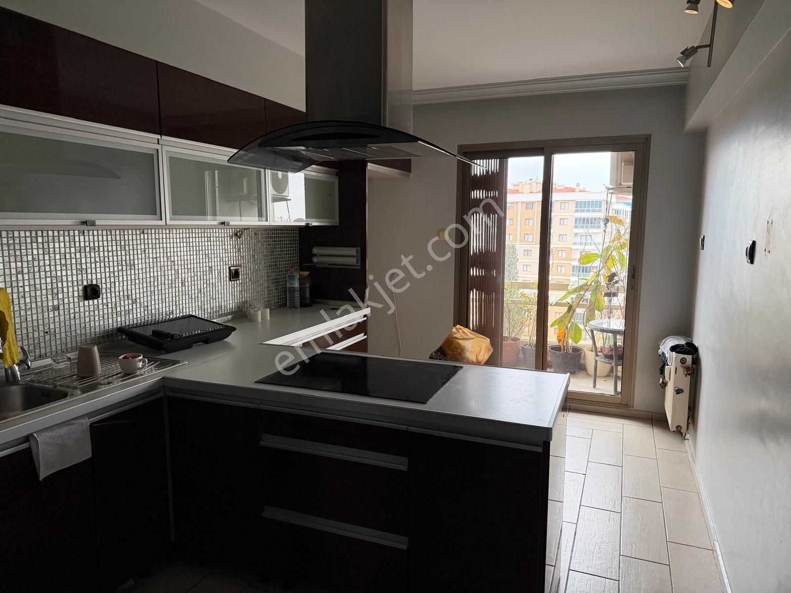 Eb / İzmir Buca Fırat Mah. Kızılkanat Sitesi Kiralık 3+1 Daire