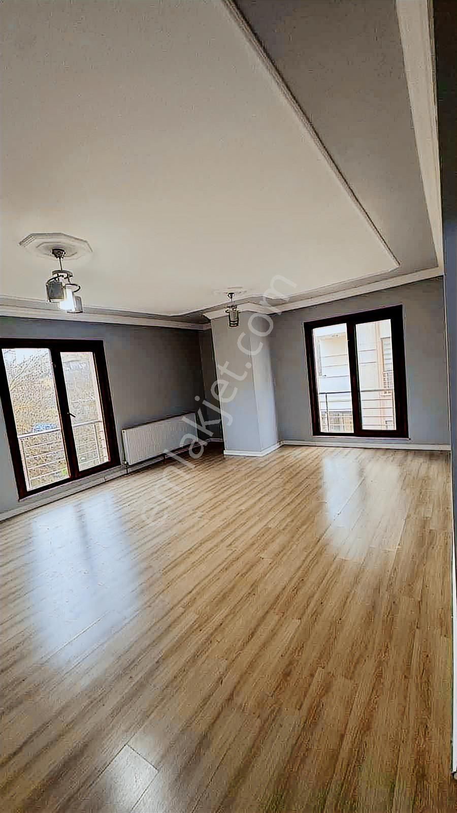 İstasyonda Geniş Kullanışlı Satılık 3+1 Daire