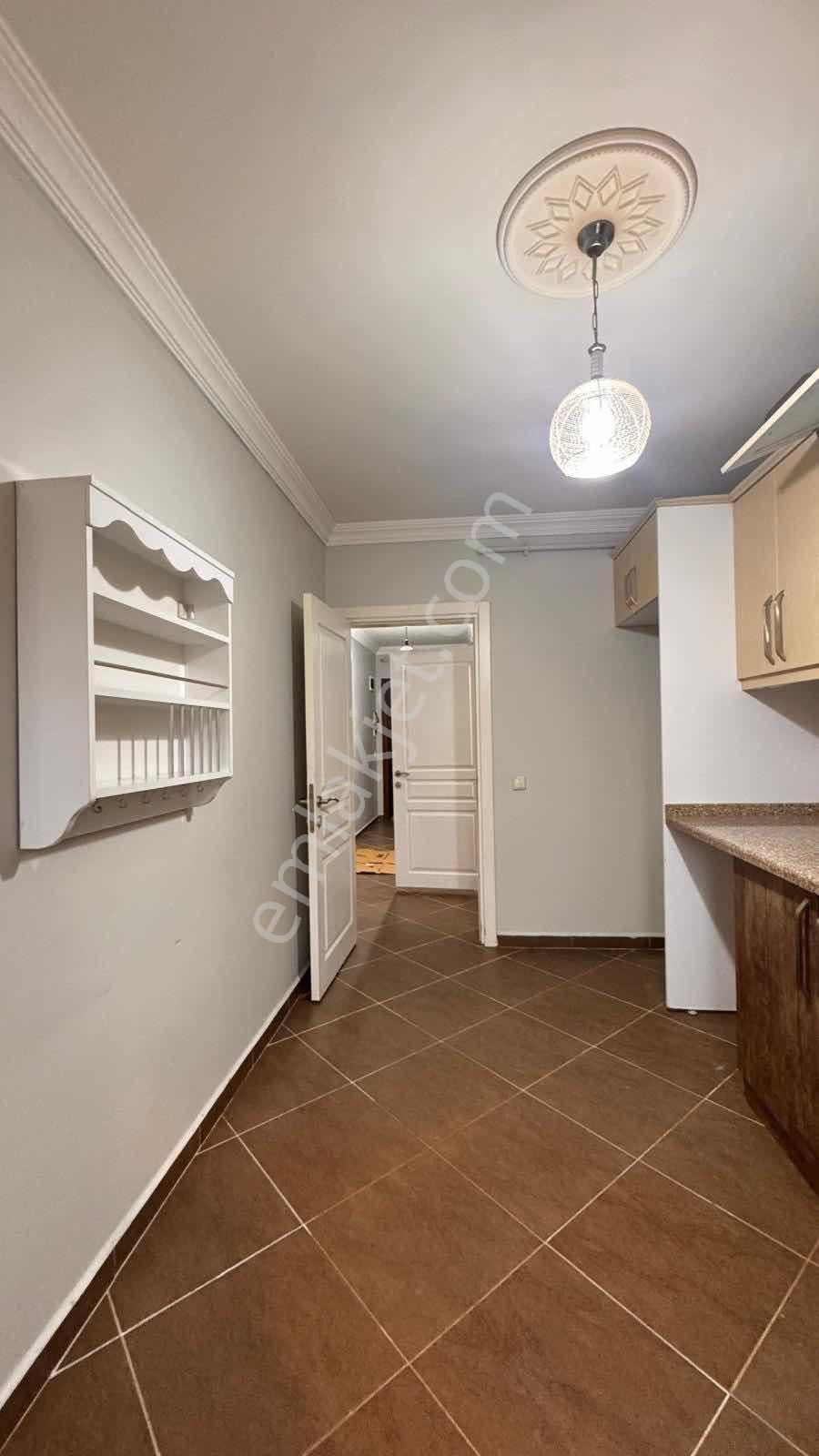 İstasyonda Geniş Kullanışlı Satılık 3+1 Daire - Görsel 11