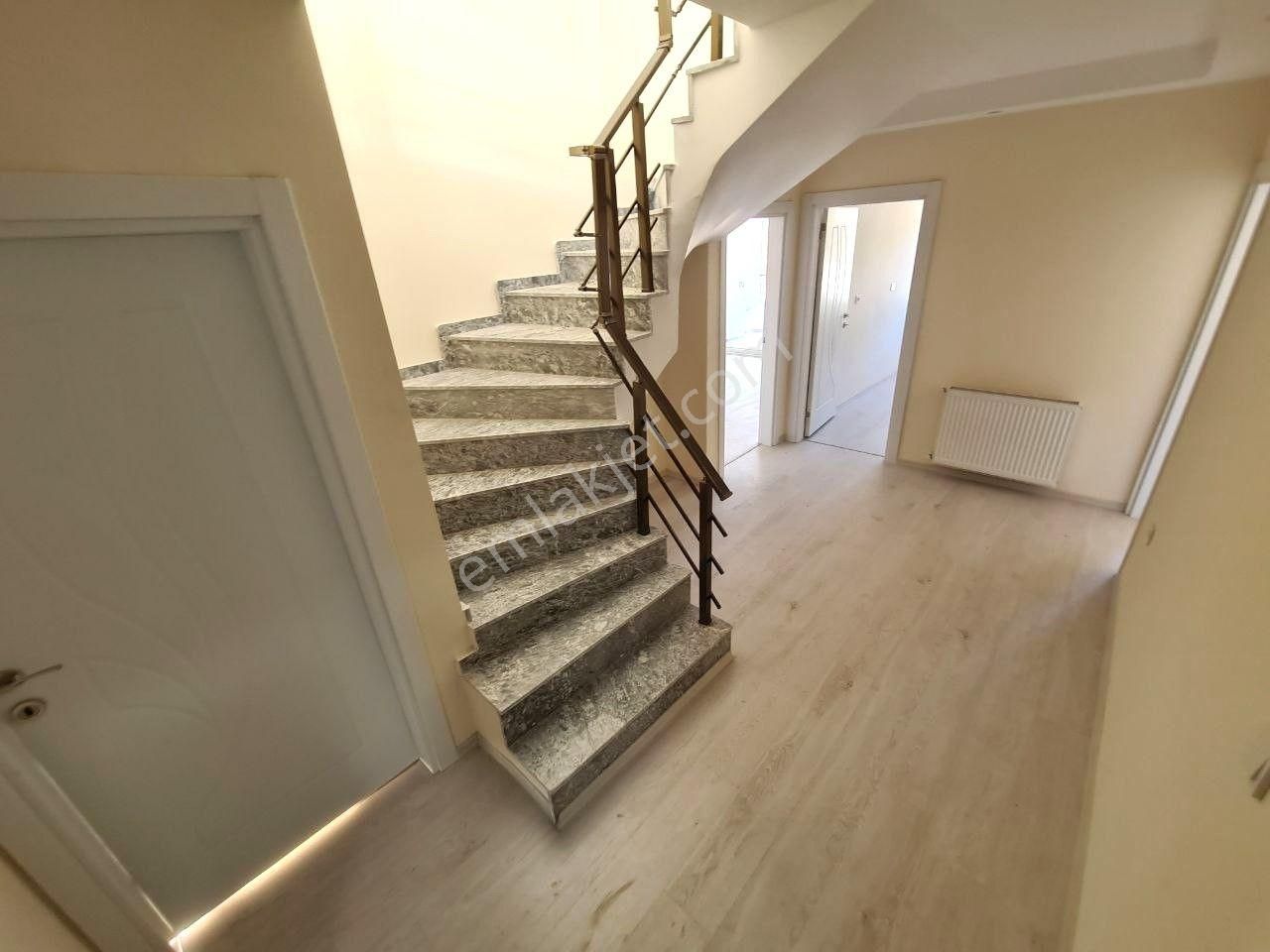 Aygülden Edremit'te Yatırım Fırsatı! Sıfır Ayrı Mutfak Deniz Manzaralı Terası İle Satılık 3+1dubleks - Görsel 14