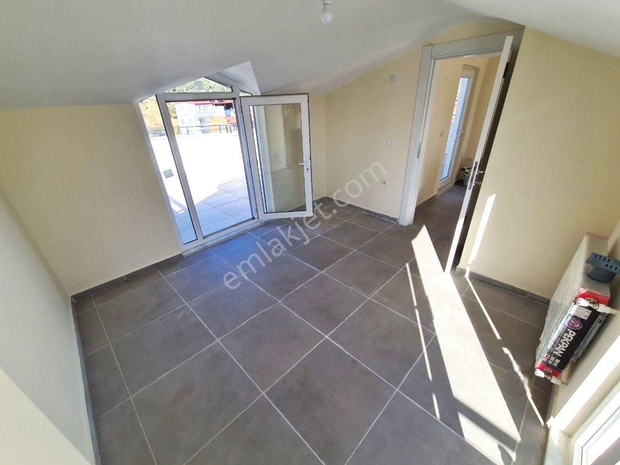 Aygülden Edremit'te Yatırım Fırsatı! Sıfır Ayrı Mutfak Deniz Manzaralı Terası İle Satılık 3+1dubleks - Görsel 12