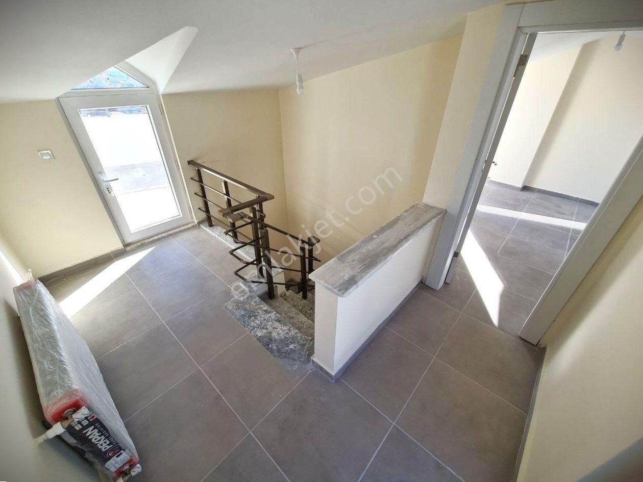 Aygülden Edremit'te Yatırım Fırsatı! Sıfır Ayrı Mutfak Deniz Manzaralı Terası İle Satılık 3+1dubleks - Görsel 10