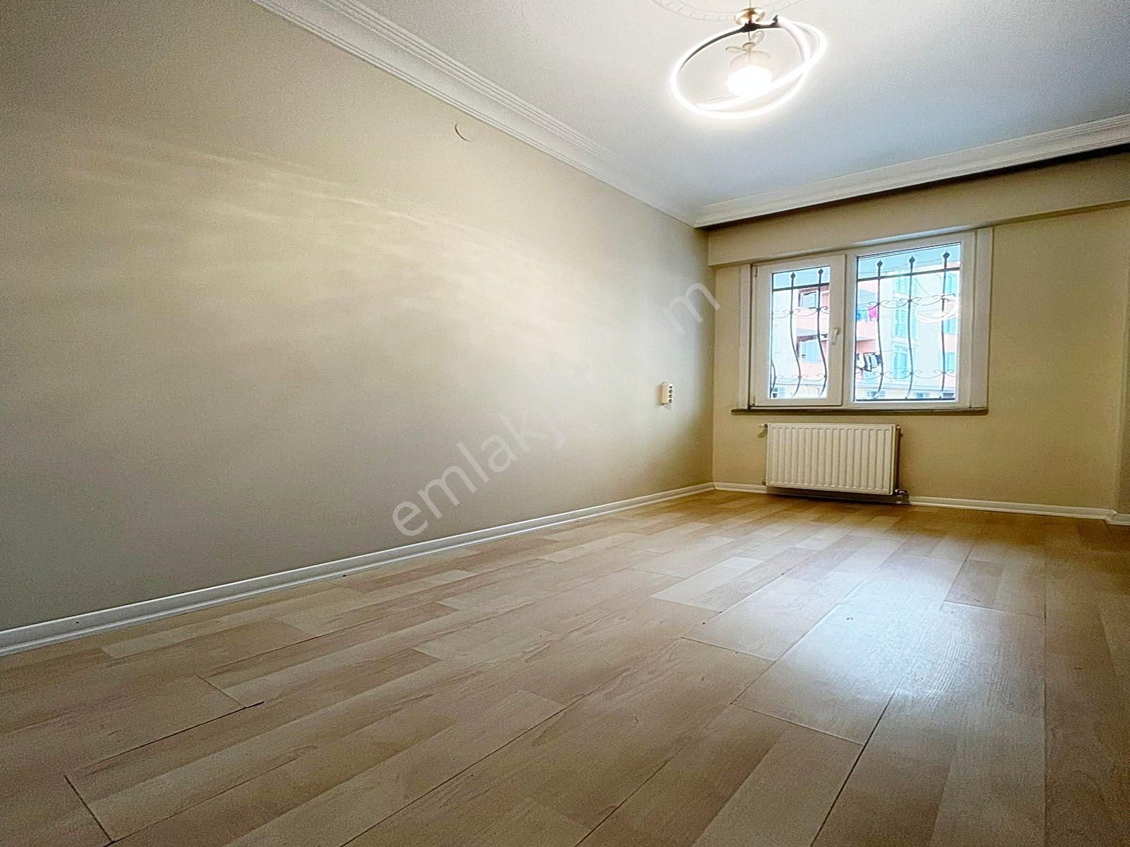 Esenyurt Bağlarçeşme Mahallesinde Ön Cephe Yüksek Giriş 2+1 Daire - Görsel 3