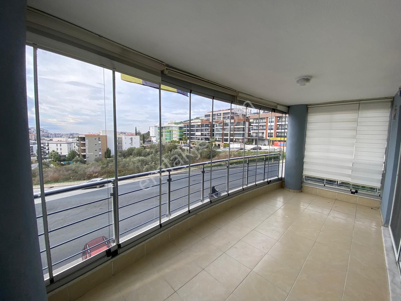 Kuşadası'nda 3+1 Önü Açık Cam Balkonlu Geniş Satılık Lüks Daire - Görsel 10