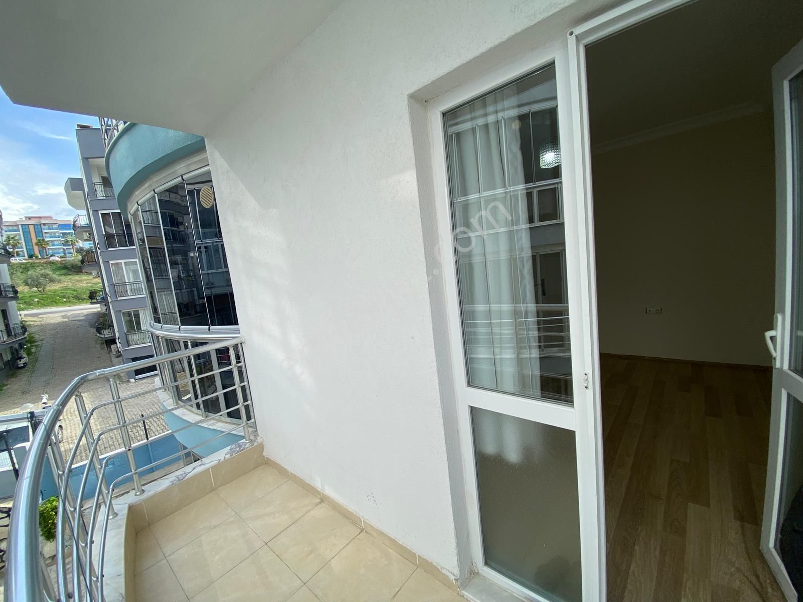 Kuşadası'nda 3+1 Önü Açık Cam Balkonlu Geniş Satılık Lüks Daire - Görsel 35