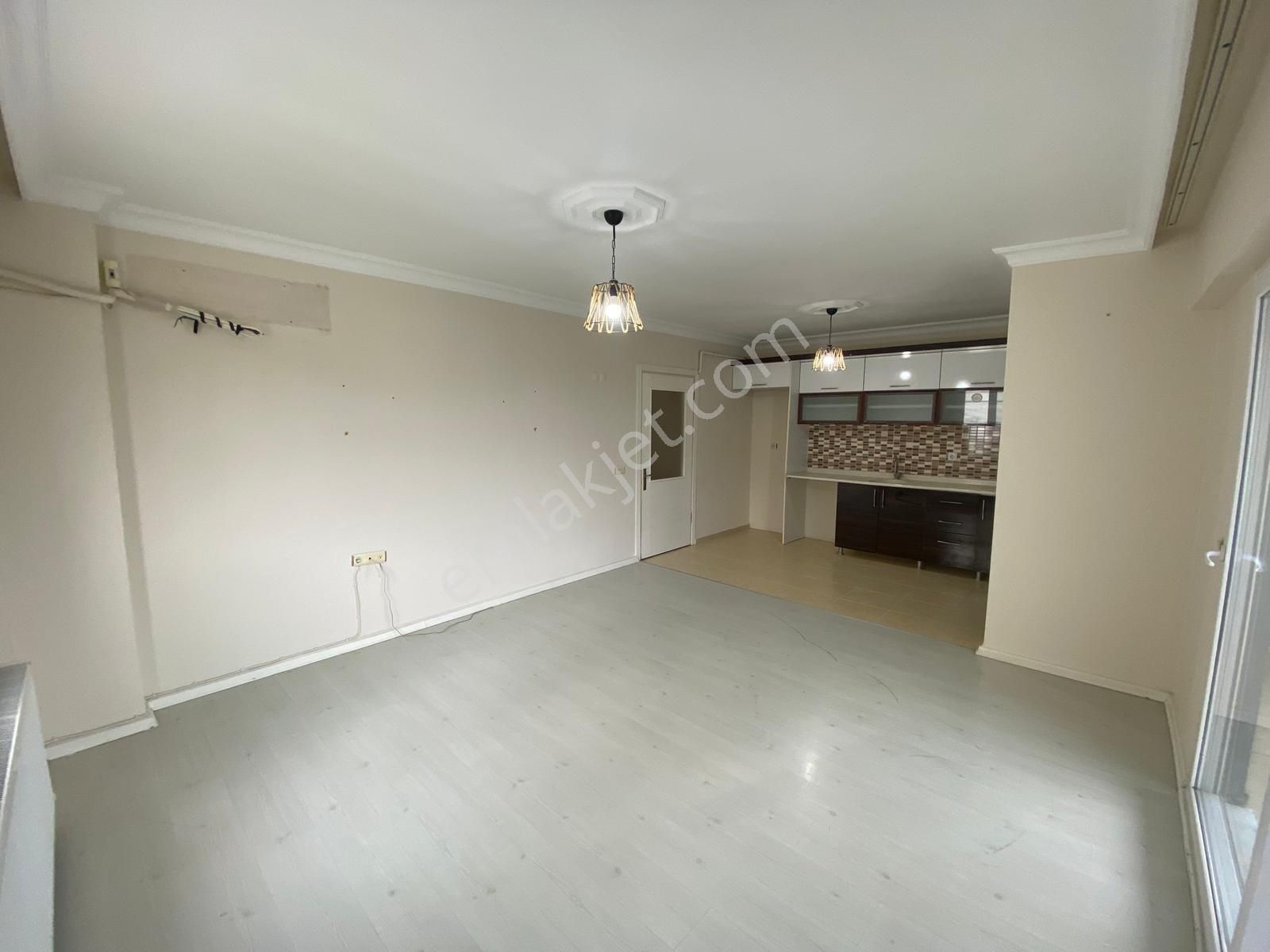 Kuşadası'nda 3+1 Önü Açık Cam Balkonlu Geniş Satılık Lüks Daire - Görsel 14