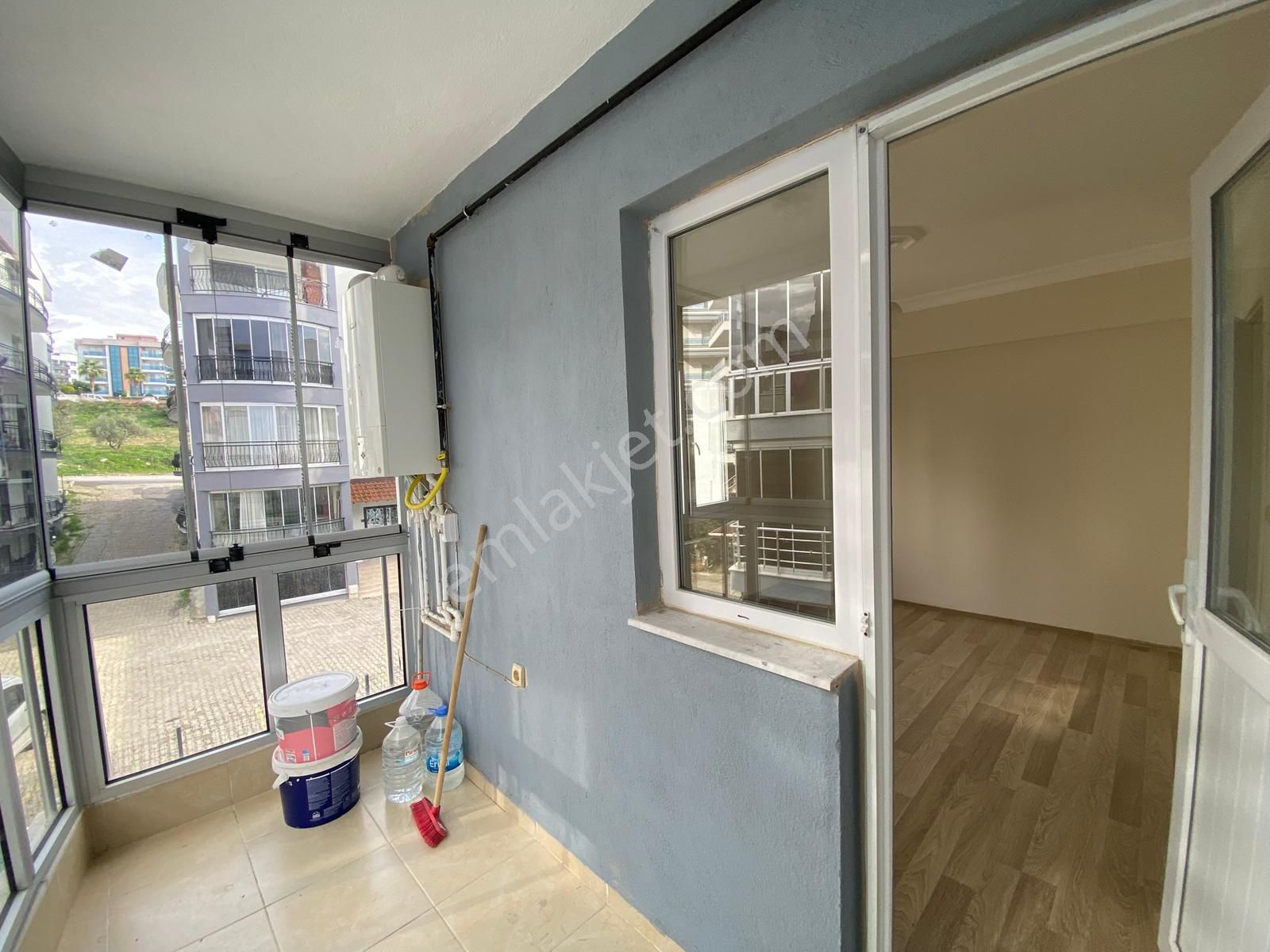 Kuşadası'nda 3+1 Önü Açık Cam Balkonlu Geniş Satılık Lüks Daire - Görsel 31