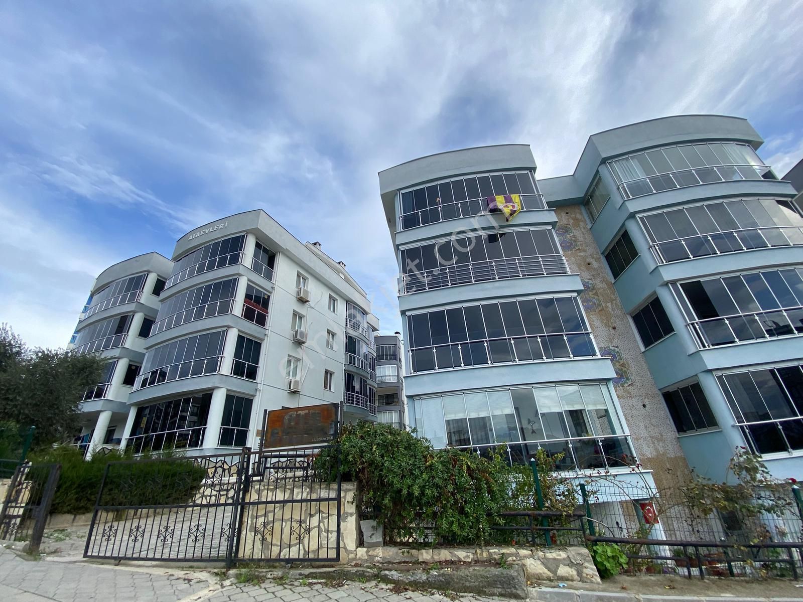 Kuşadası'nda 3+1 Önü Açık Cam Balkonlu Geniş Satılık Lüks Daire - Görsel 5