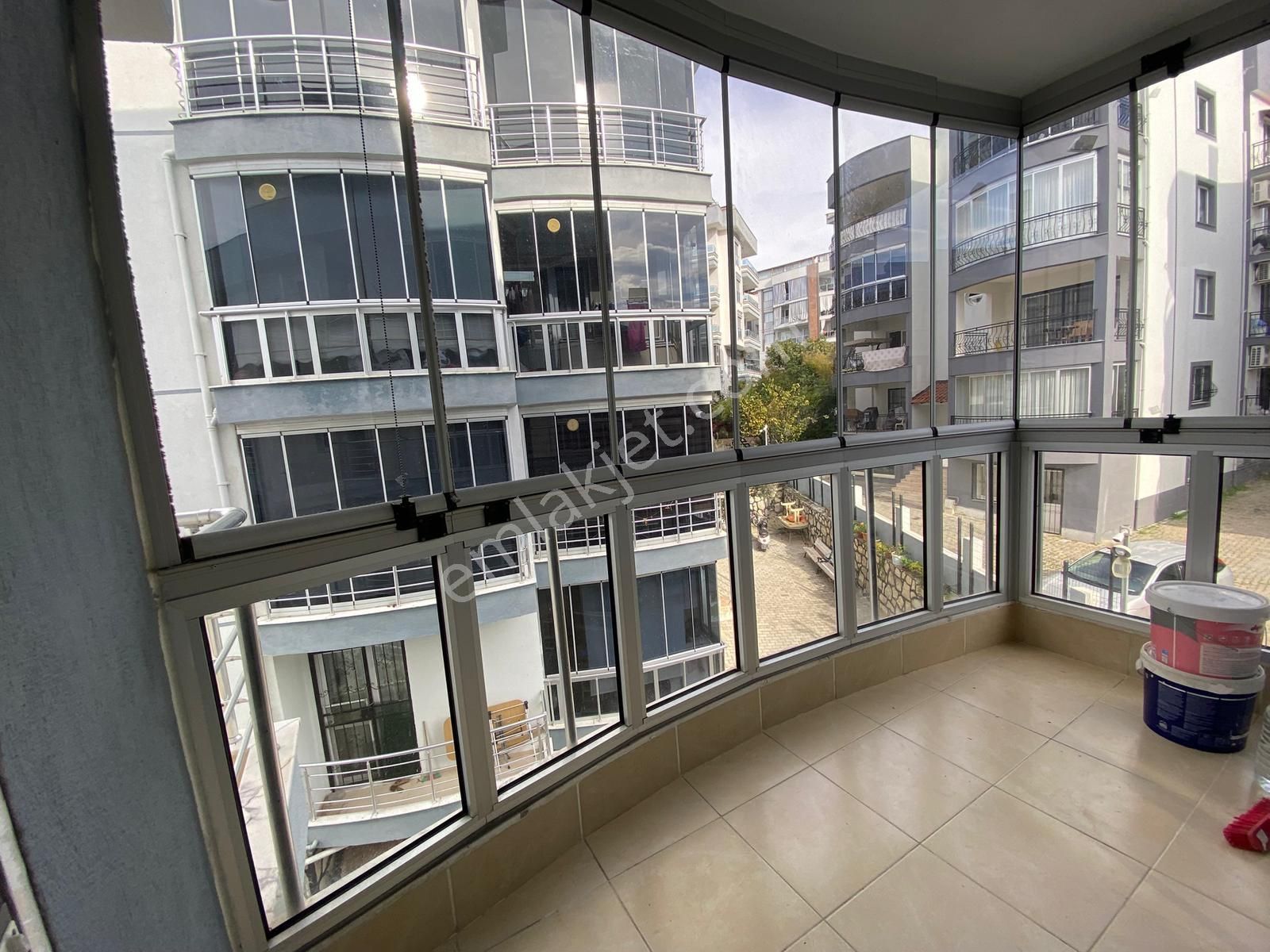 Kuşadası'nda 3+1 Önü Açık Cam Balkonlu Geniş Satılık Lüks Daire - Görsel 12