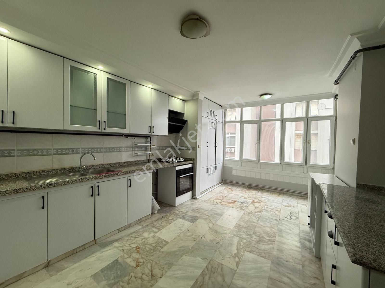 Kurtuluş'ta 4+1 240 M2 Kapalı Mutfak Doğalgazlı Kiralık Daire - Görsel 3