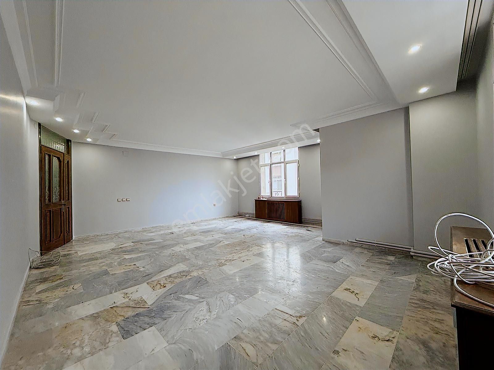 Kurtuluş'ta 4+1 240 M2 Kapalı Mutfak Doğalgazlı Kiralık Daire - Görsel 12