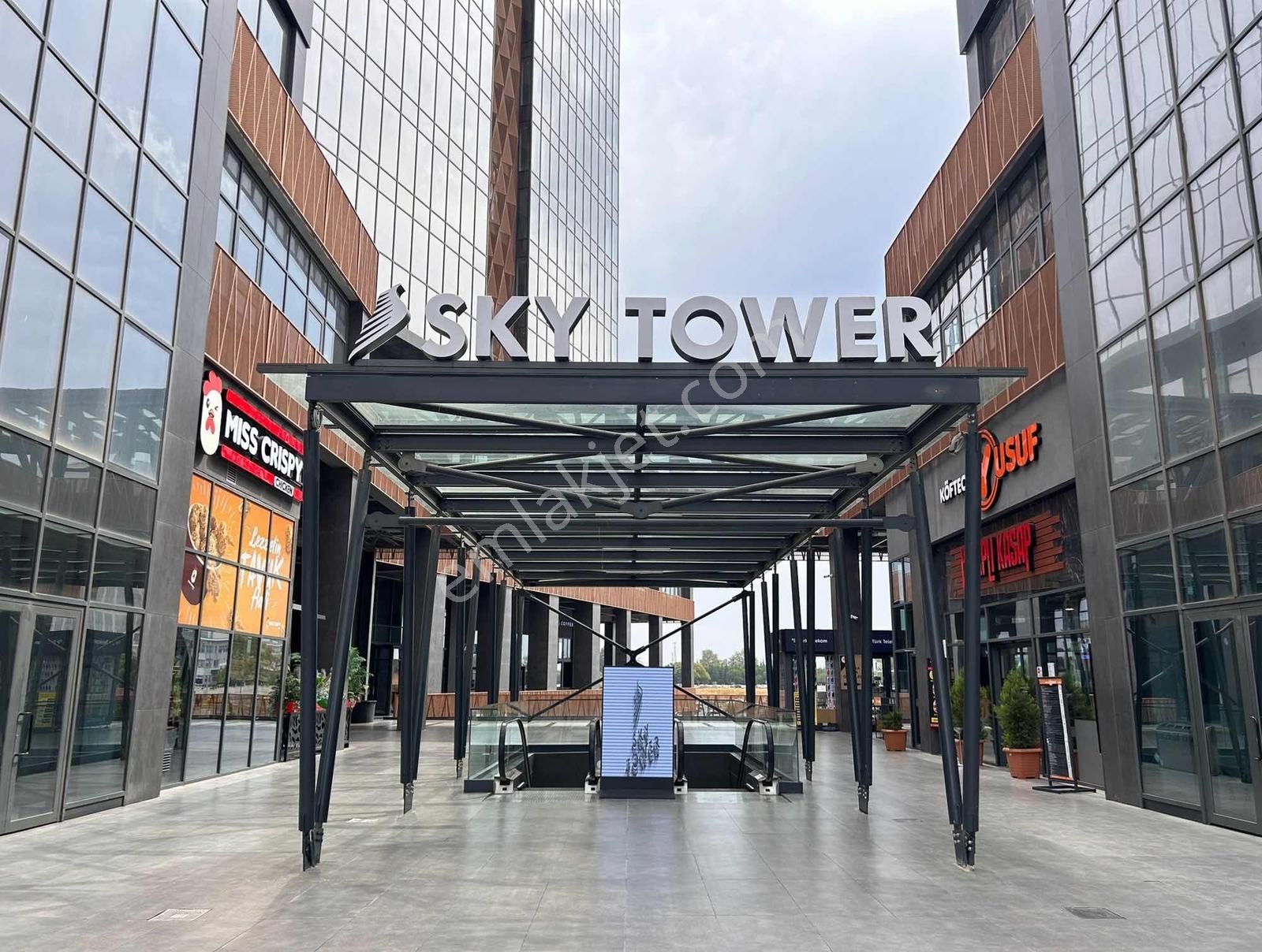 Şehrin Prestij Noktası Sky Towerda 21. Kat 2+1 Kiralık Ofis