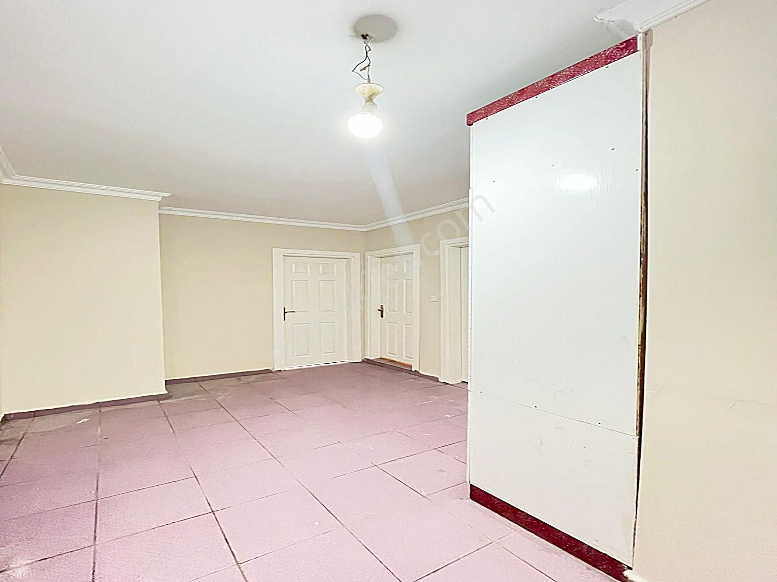 Esenyurt Yenikent Mahallesinde Cadde Üzeri Dubleks 3+2 Daire - Görsel 16