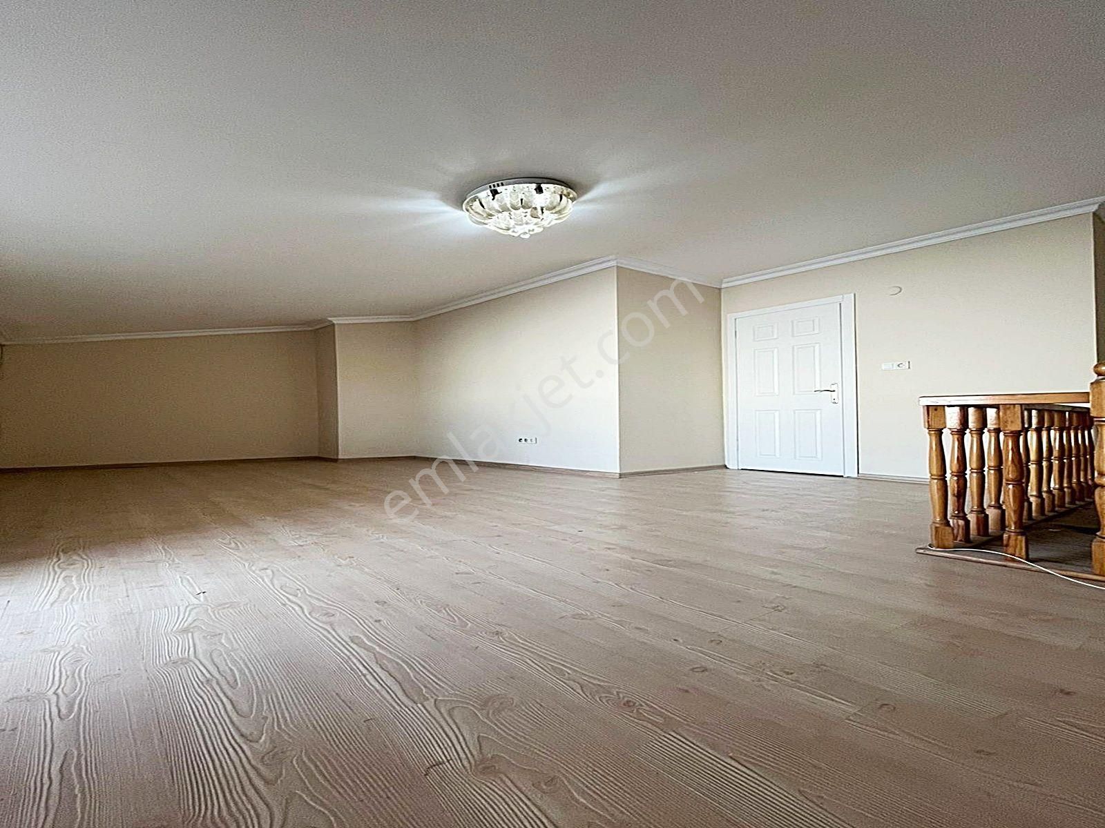 Esenyurt Yenikent Mahallesinde Cadde Üzeri Dubleks 3+2 Daire - Görsel 9