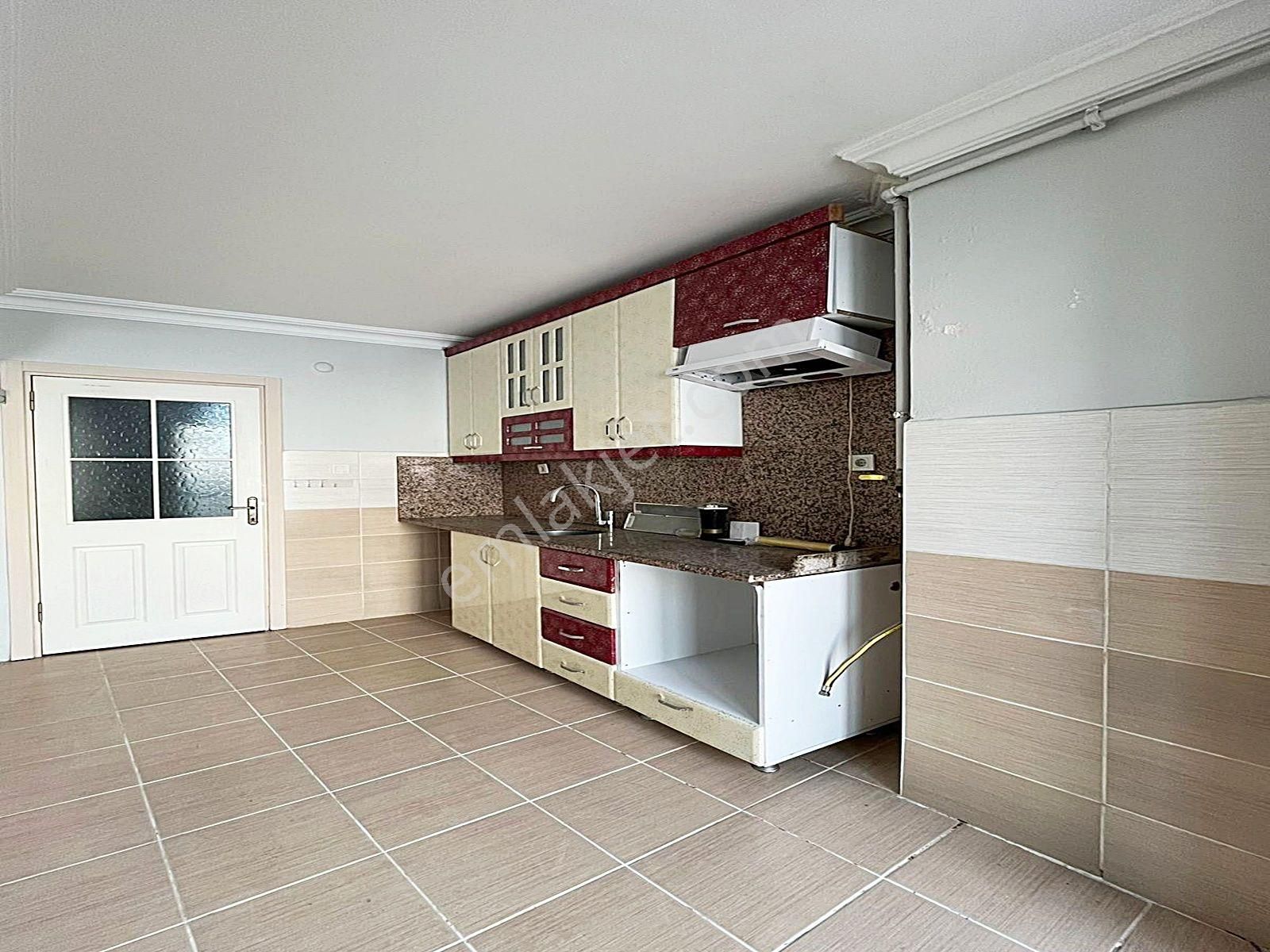 Esenyurt Yenikent Mahallesinde Cadde Üzeri Dubleks 3+2 Daire - Görsel 12