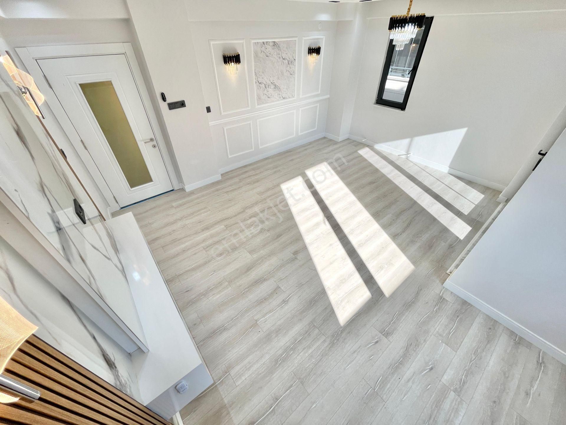 Berkay Demirel'den Altınkumda Ayrı Mutfak Ön Cephe Çift Balkon 2+1 Daire - Görsel 8