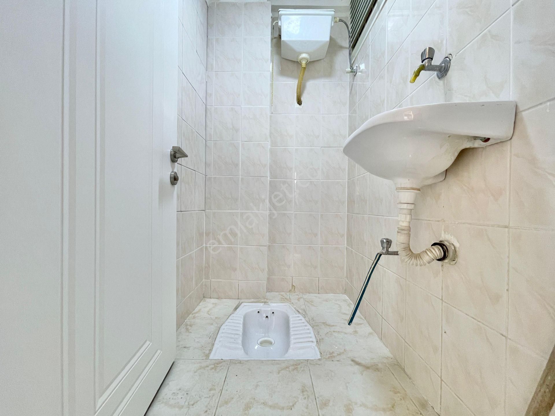 Berkay Demirel'den Altınkumda Ayrı Mutfak Ön Cephe Çift Balkon 2+1 Daire - Görsel 35