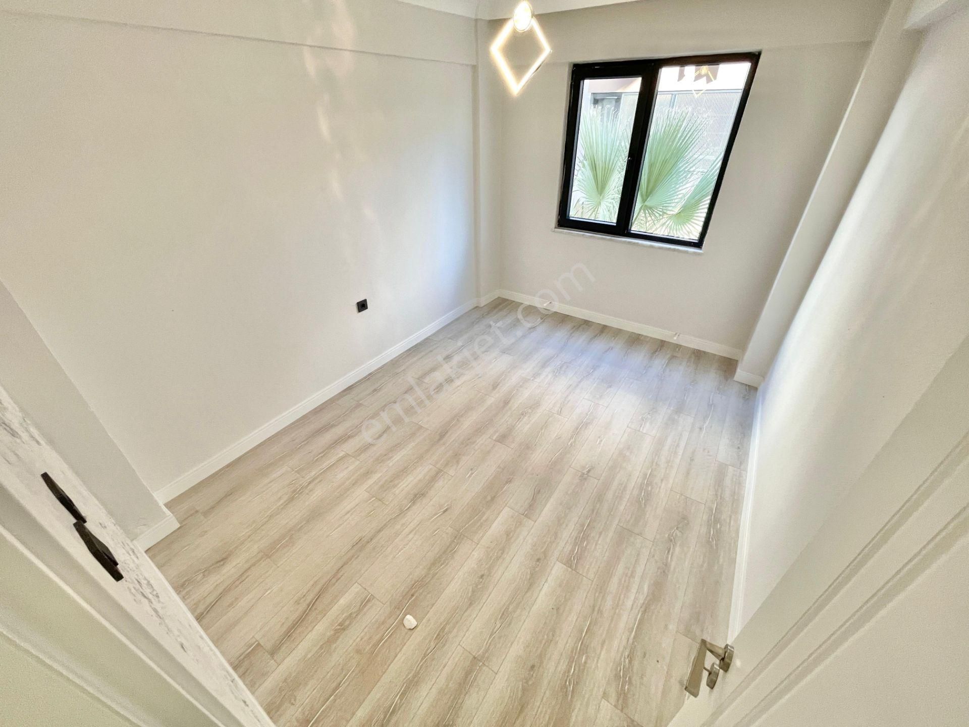 Berkay Demirel'den Altınkumda Ayrı Mutfak Ön Cephe Çift Balkon 2+1 Daire - Görsel 31