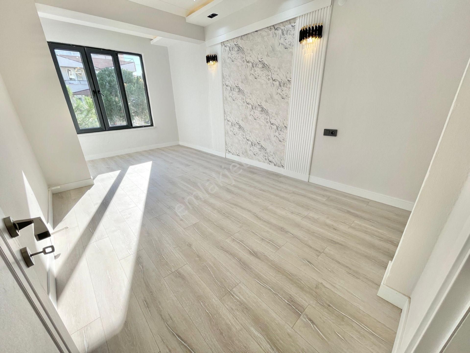 Berkay Demirel'den Altınkumda Ayrı Mutfak Ön Cephe Çift Balkon 2+1 Daire - Görsel 22