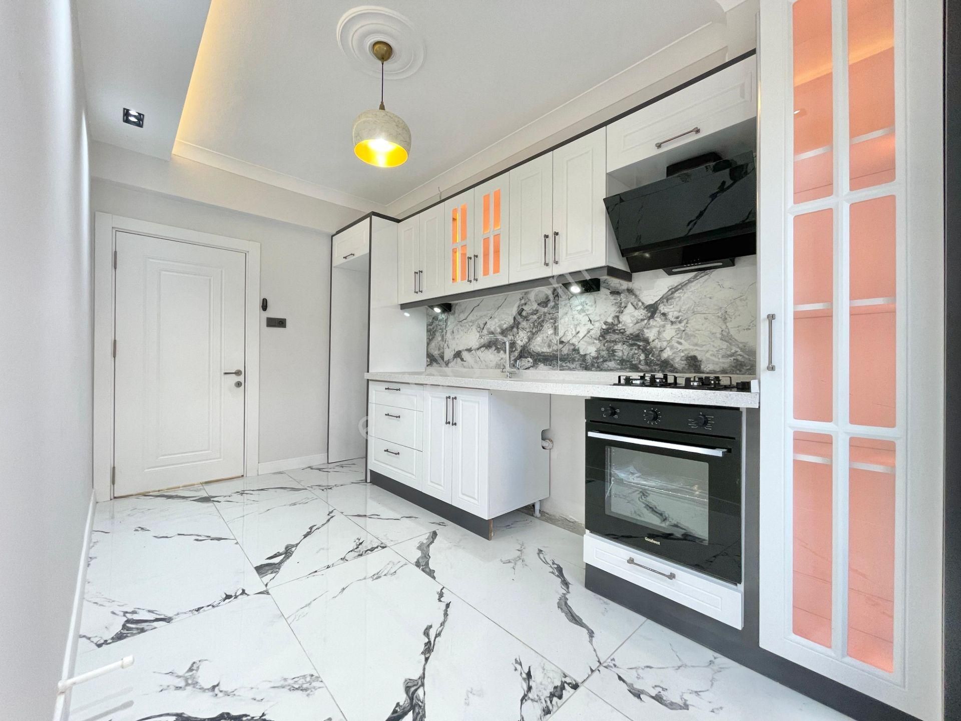 Berkay Demirel'den Altınkumda Ayrı Mutfak Ön Cephe Çift Balkon 2+1 Daire - Görsel 13