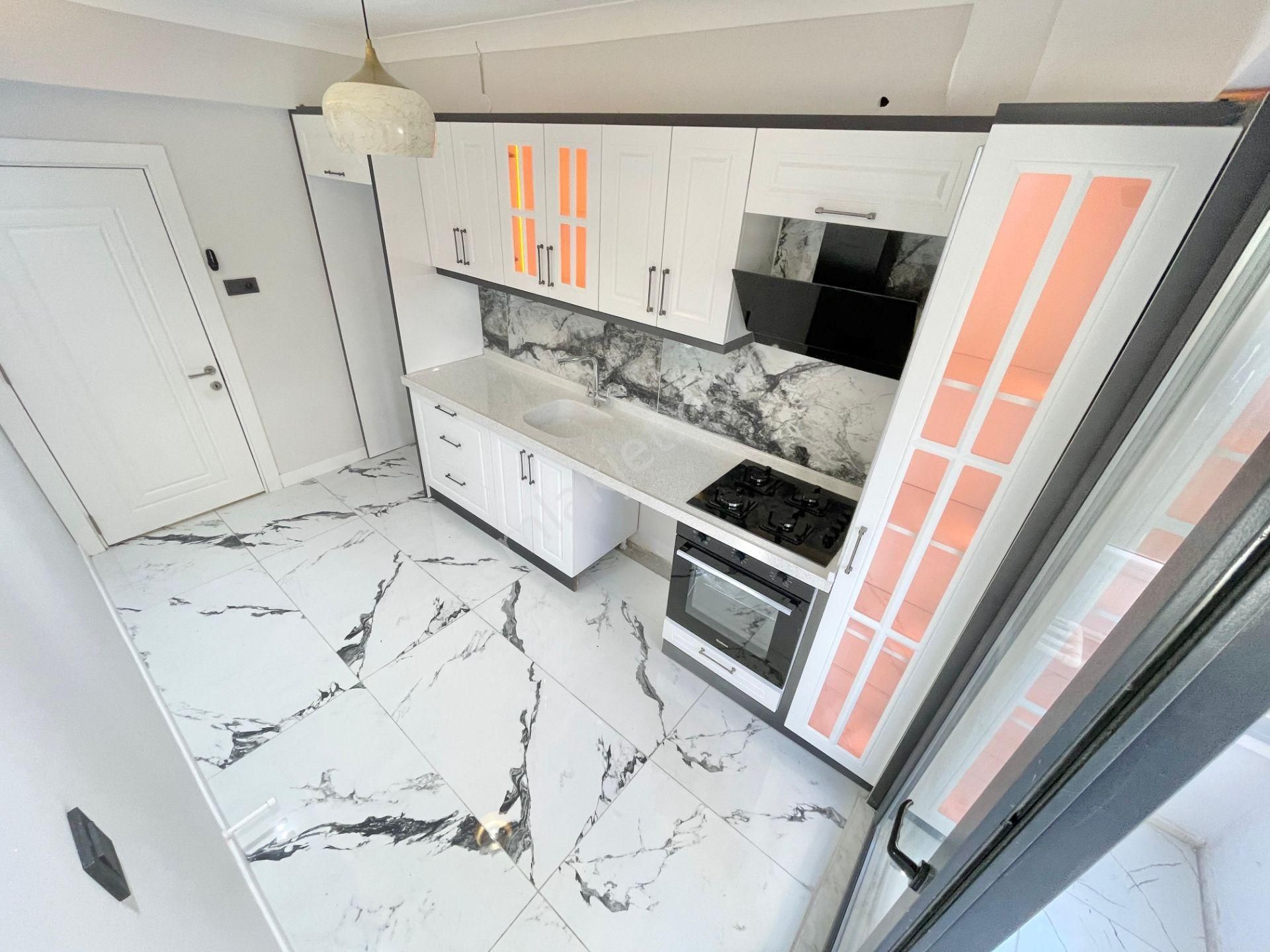 Berkay Demirel'den Altınkumda Ayrı Mutfak Ön Cephe Çift Balkon 2+1 Daire - Görsel 14