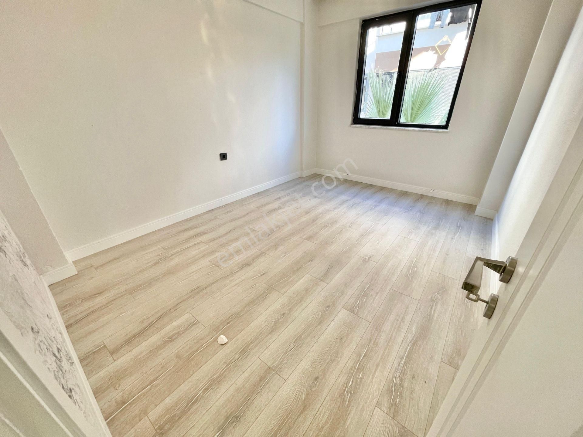 Berkay Demirel'den Altınkumda Ayrı Mutfak Ön Cephe Çift Balkon 2+1 Daire - Görsel 32